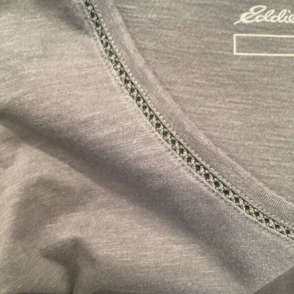 Eddie Bauer V-Neck Tee Women's Sz XL Dark Gray Lattice Trim Cotton Short Sleeve - Picture 5 of 10